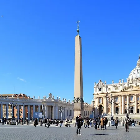 Magenta Vaticano Fornaci Rome Room photo